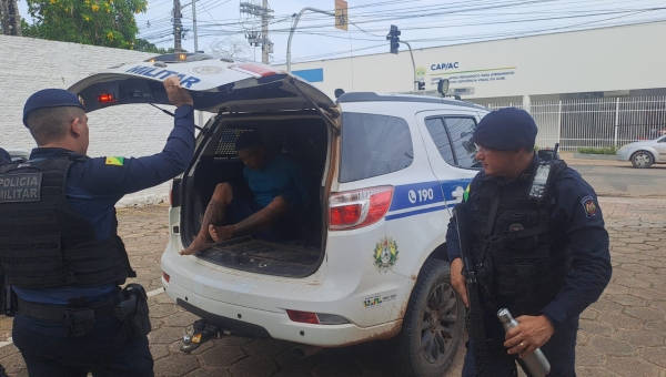 Polícia apreende drogas, dinheiro e prende monitorado eletrônico em operação contra o tráfico na Capital